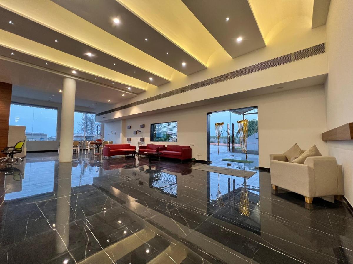 Santu Basil - An Eco Resort Bhavnagar Bagian luar foto